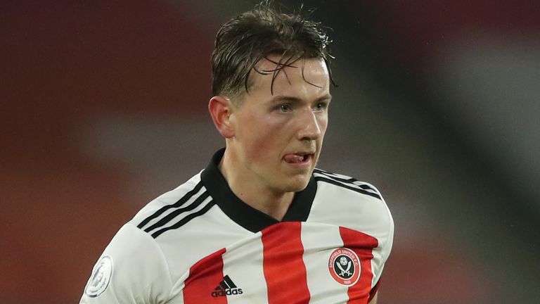 Sander Berge: Arsenal and Everton consider bid for Sheff Utd midfielder as release clause reduced to £35m | Football News | Sky Sports