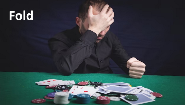 Rác trong poker là gì? Bạn có nên chơi bài rác trong poker không?